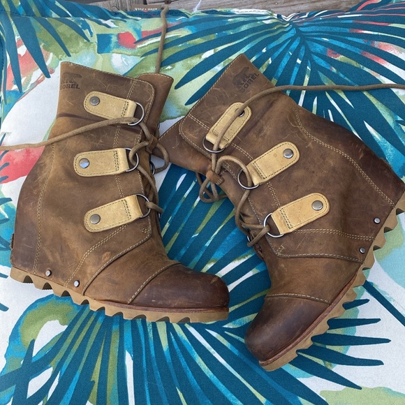 SOREL wedge boots. Tan. Size 6 US - Picture 7 of 8